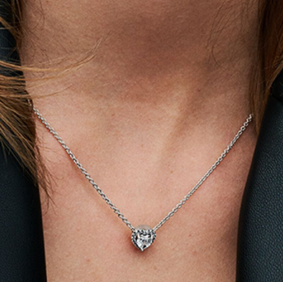 Collar de plata con corazón cristal blanco