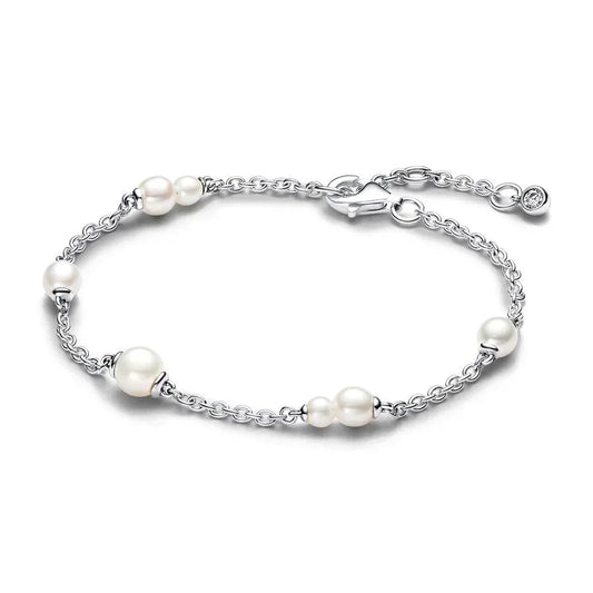 Brazalete con perlas blancas